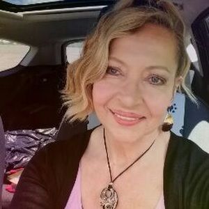 Meet your Posher, Gloria